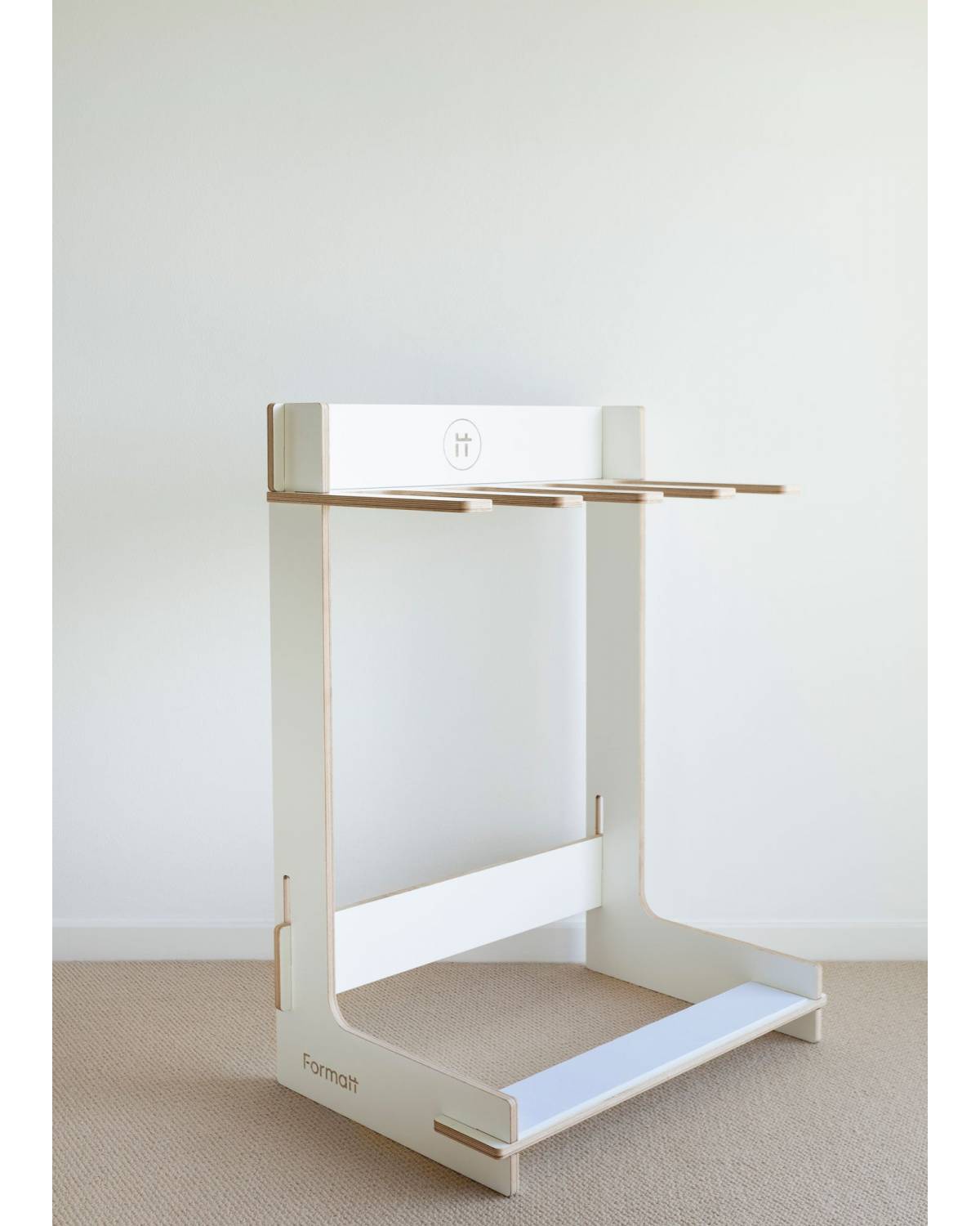 Q8 Freestanding Surfboard Rack - White