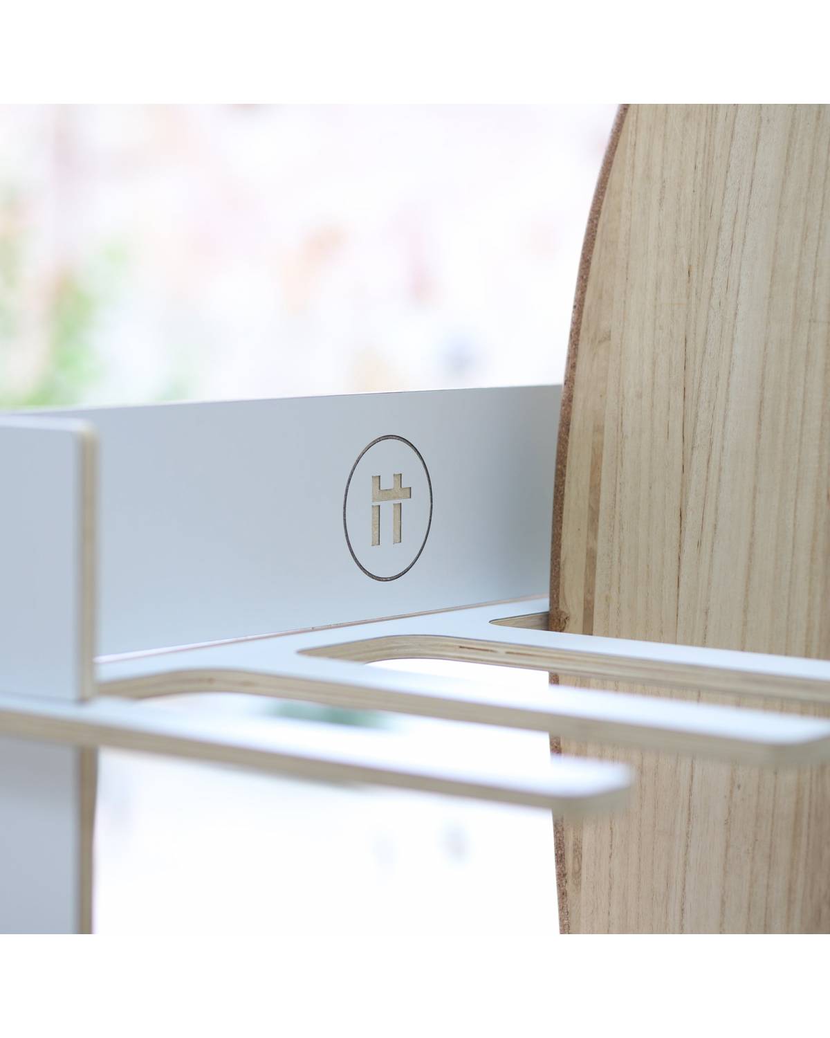 Q8 Freestanding Surfboard Rack - White