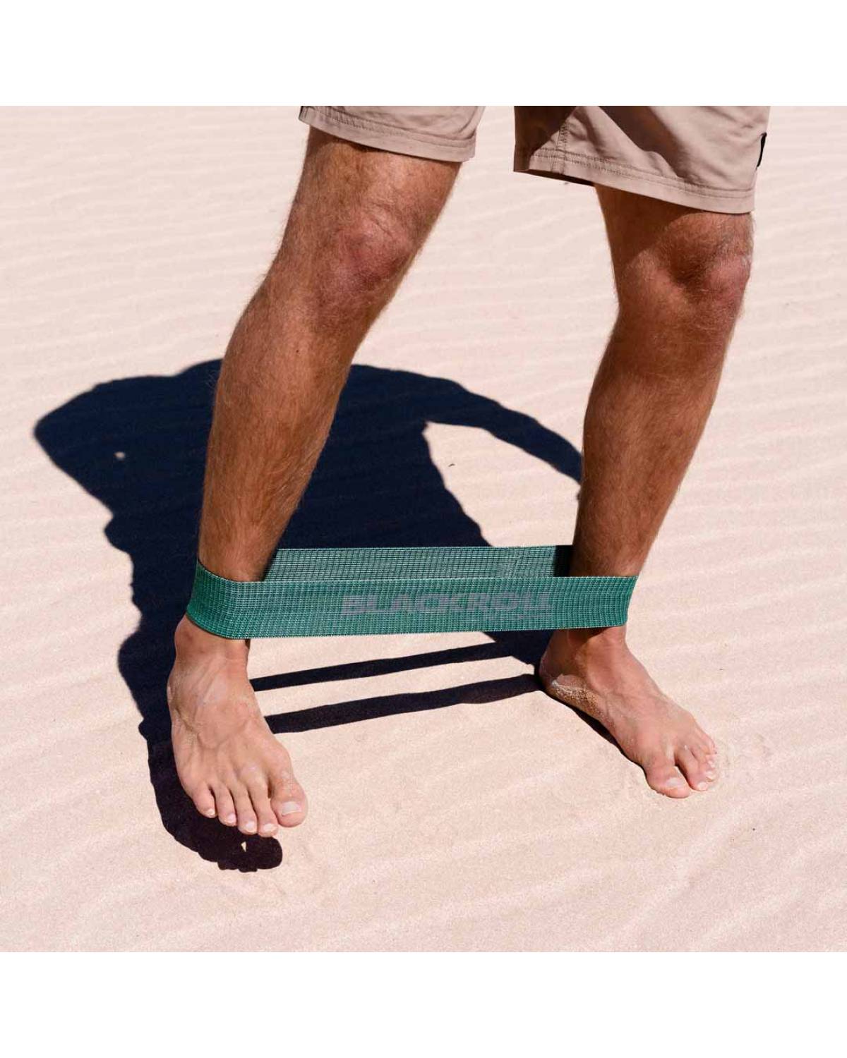 BLACKROLL® LOOP BAND Green (medium) on model