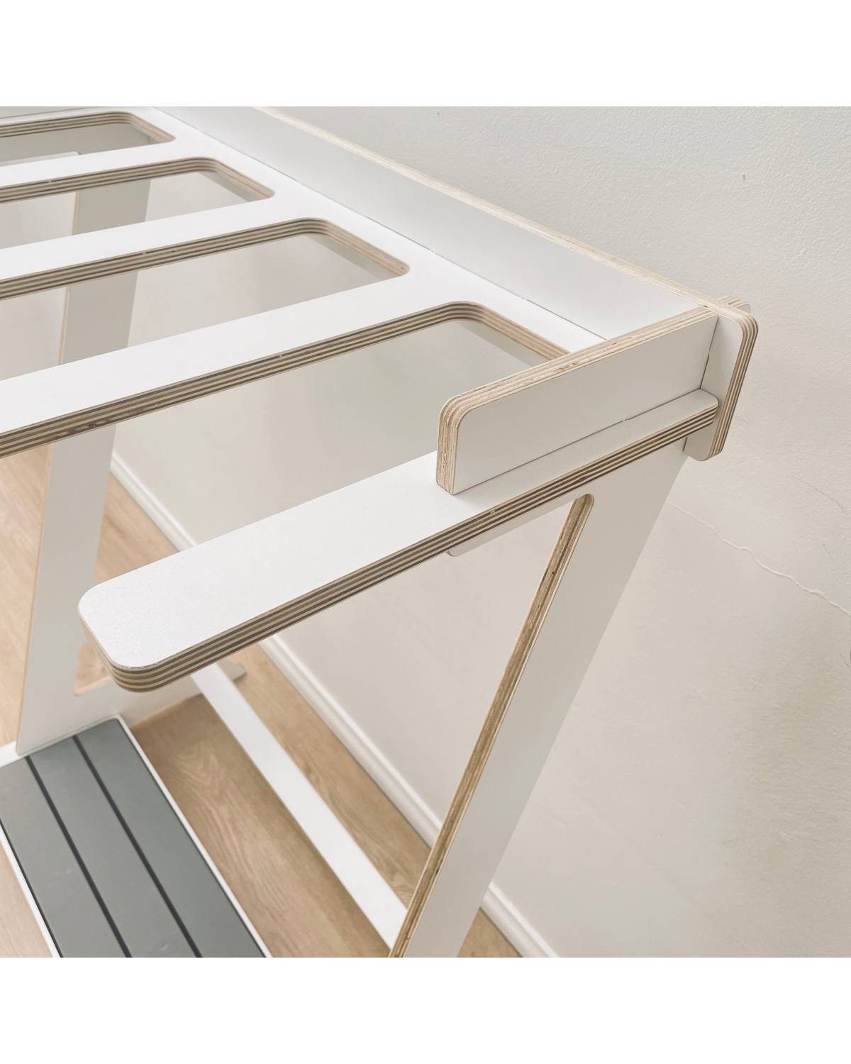Breeze Design Co Breeze Surfboard Rack close up top