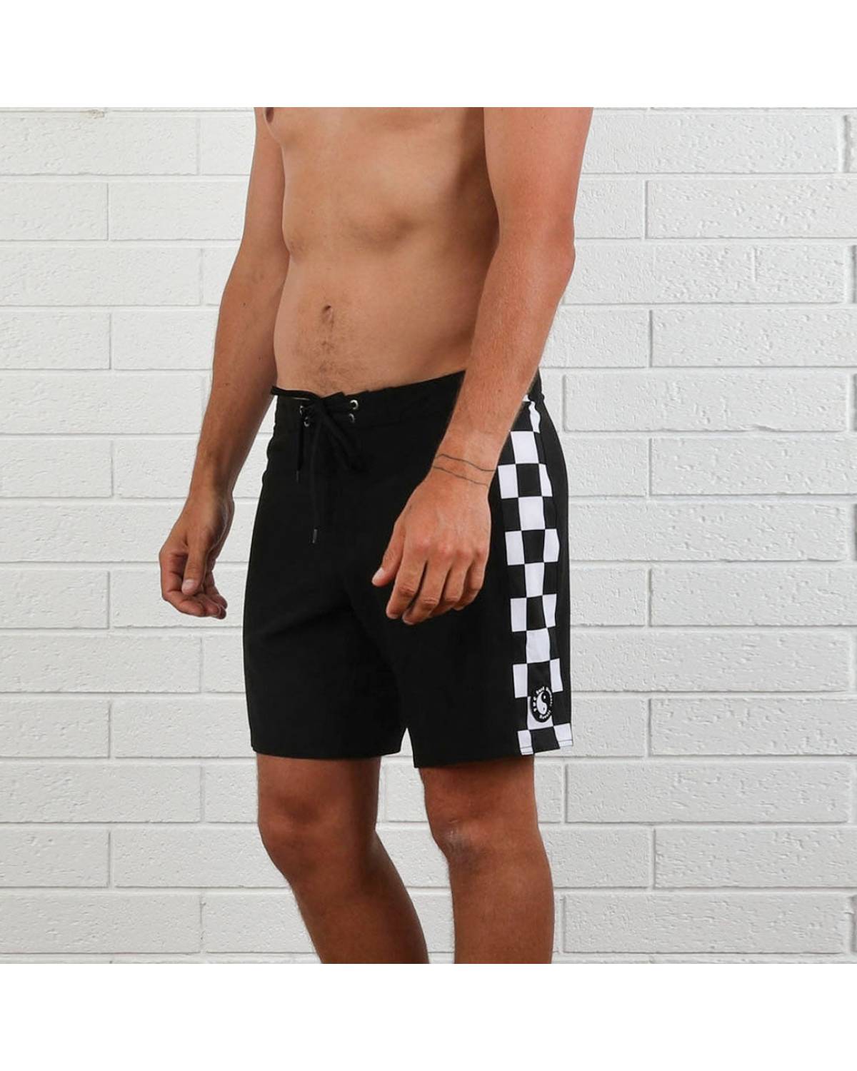 Off The Grid Trunk - Black/White