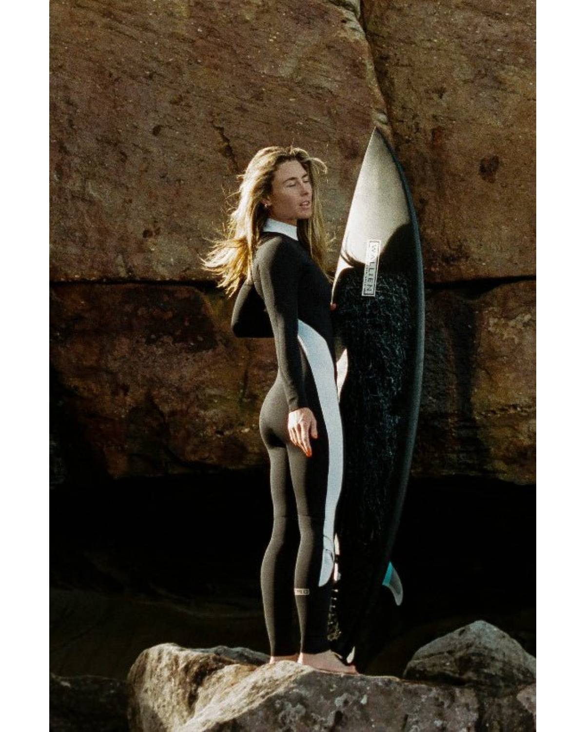 Nikki van Dijk Wetsuit (4/3) - Retro Monochrome - WALLIEN Australia