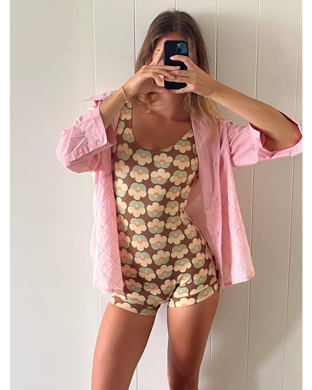 Mirror selfie in Lola Posy