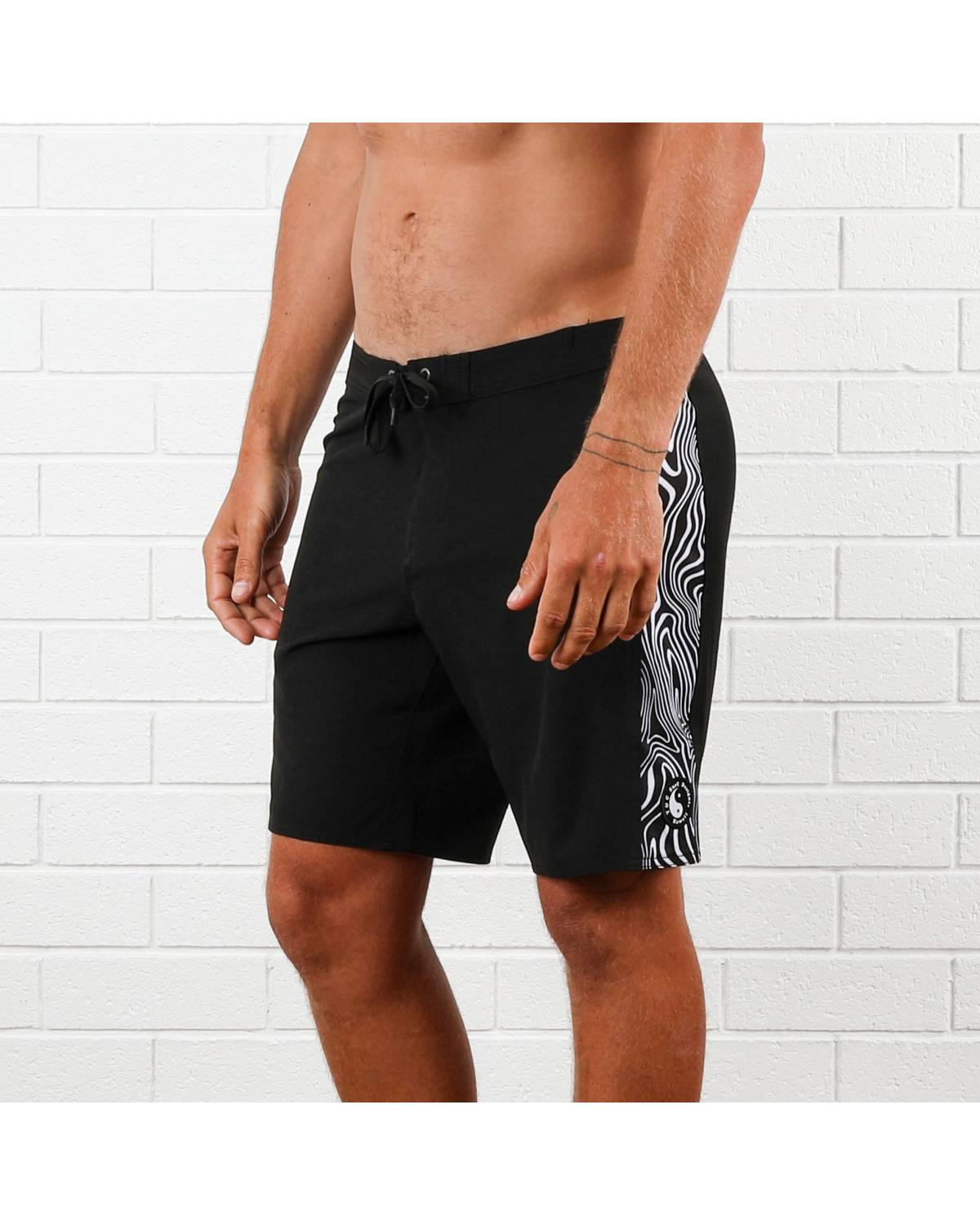 Warped Trunk - Black