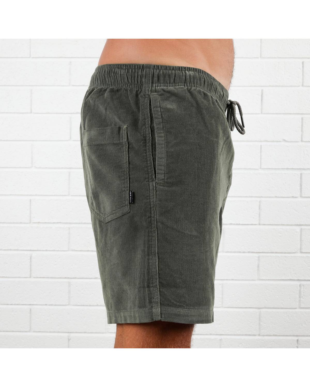Side view with rear pocket