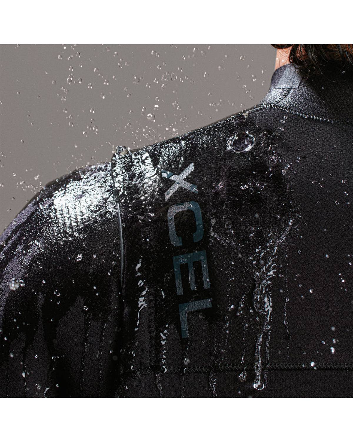 Wetsuit shoulder detail