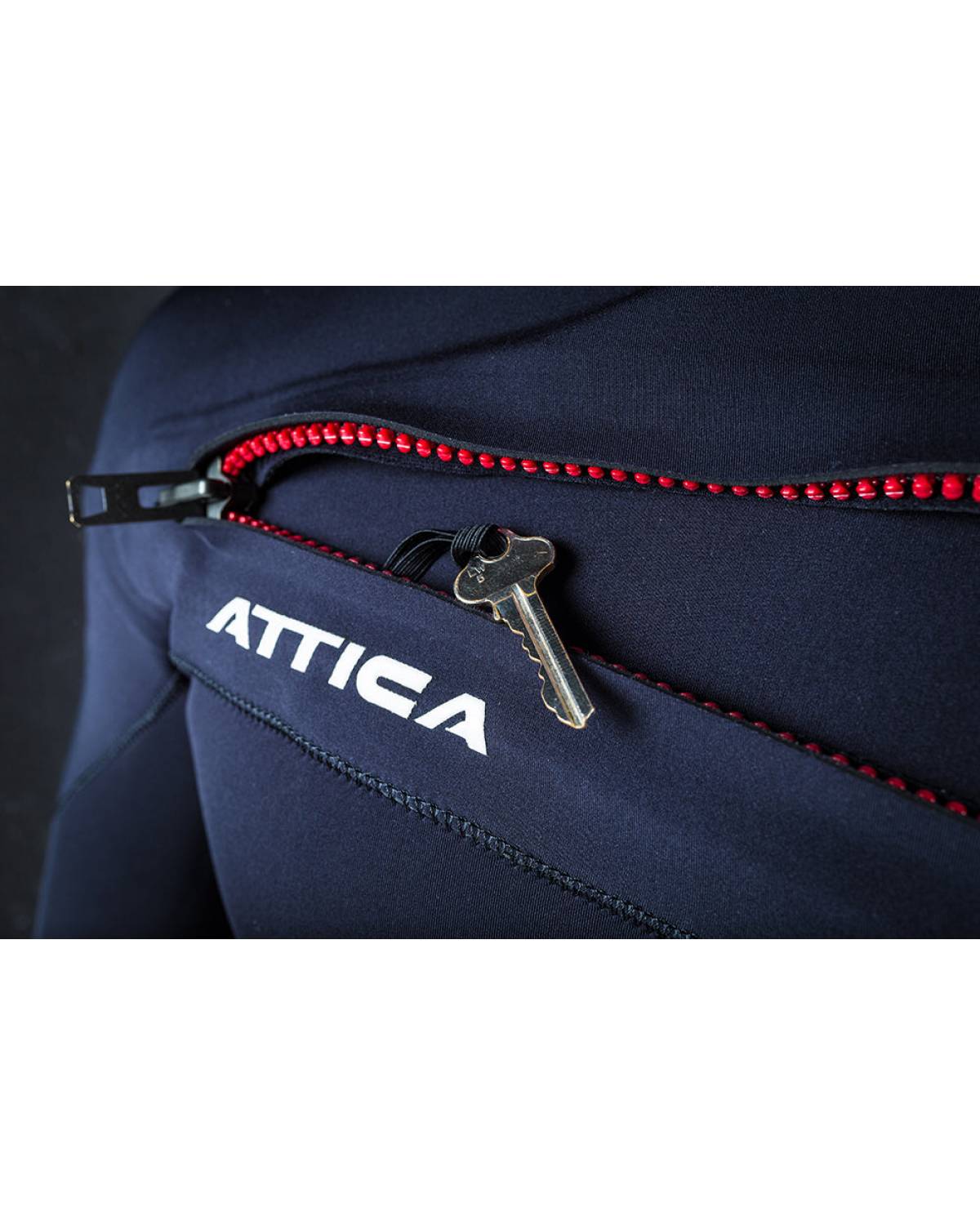 Attica Omega 3/2 Chest Zip Steamer - Black/White compartment