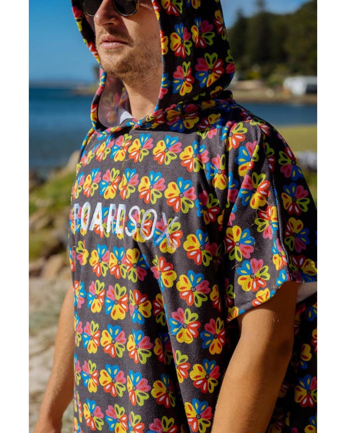 Boardsox Ozzie Alien Love Changing Poncho on model
