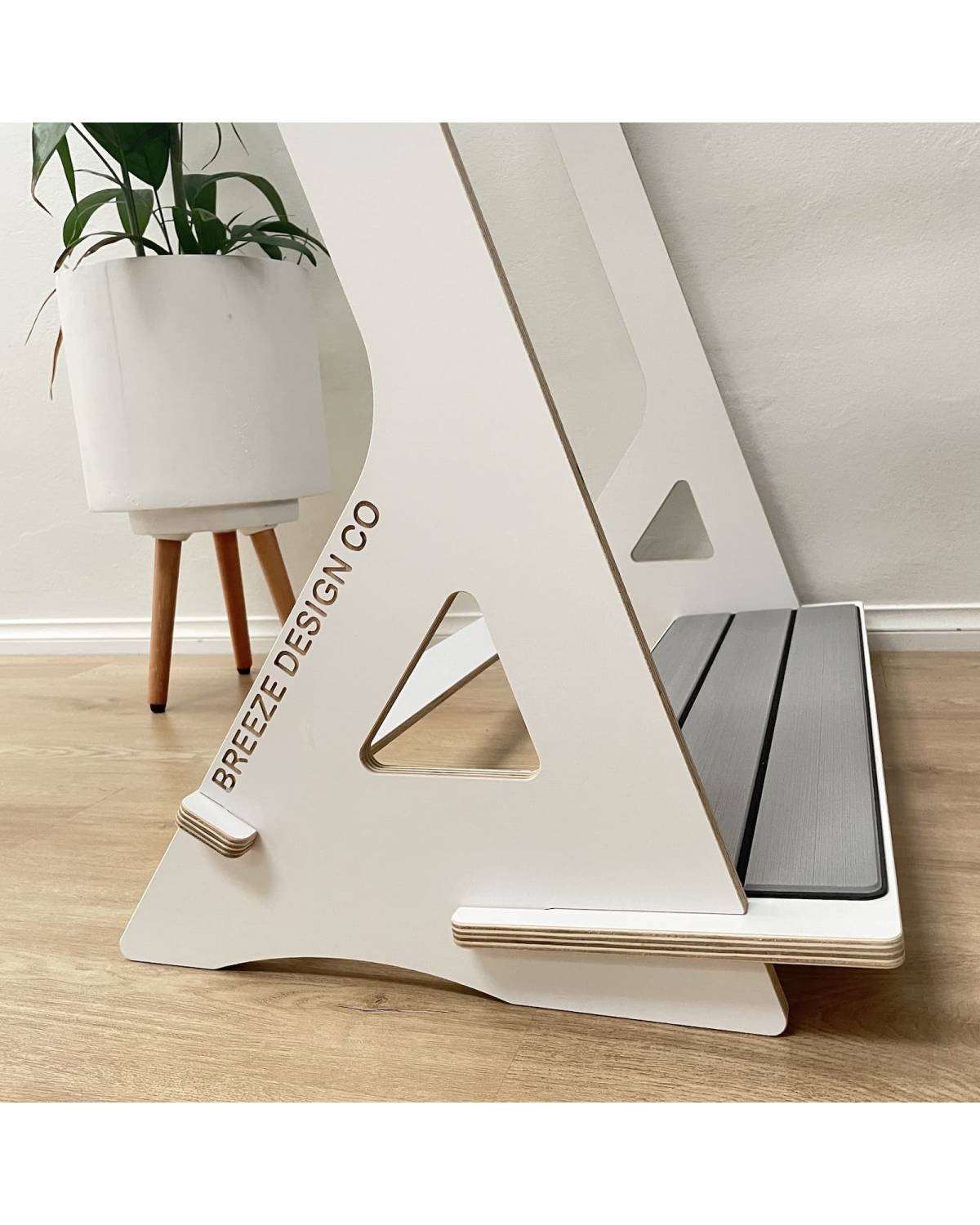 Breeze Design Co Breeze Surfboard Rack logo close up