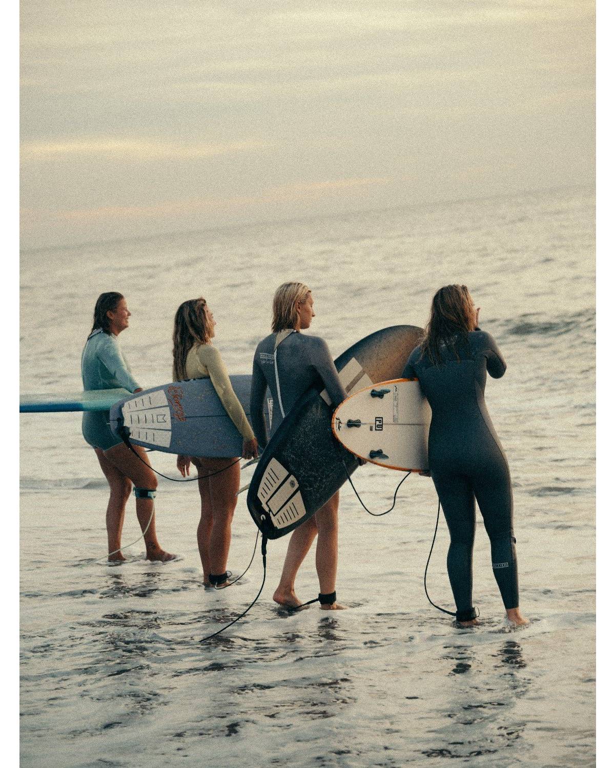 Nikki van Dijk Springsuit Boyleg - Moon