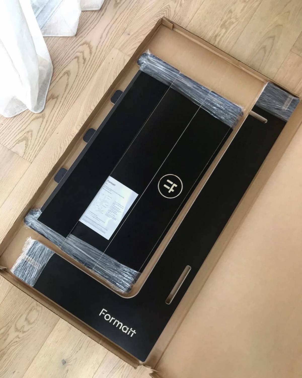 Formatt Q8 Freestanding Surfboard Rack Black  in packaging