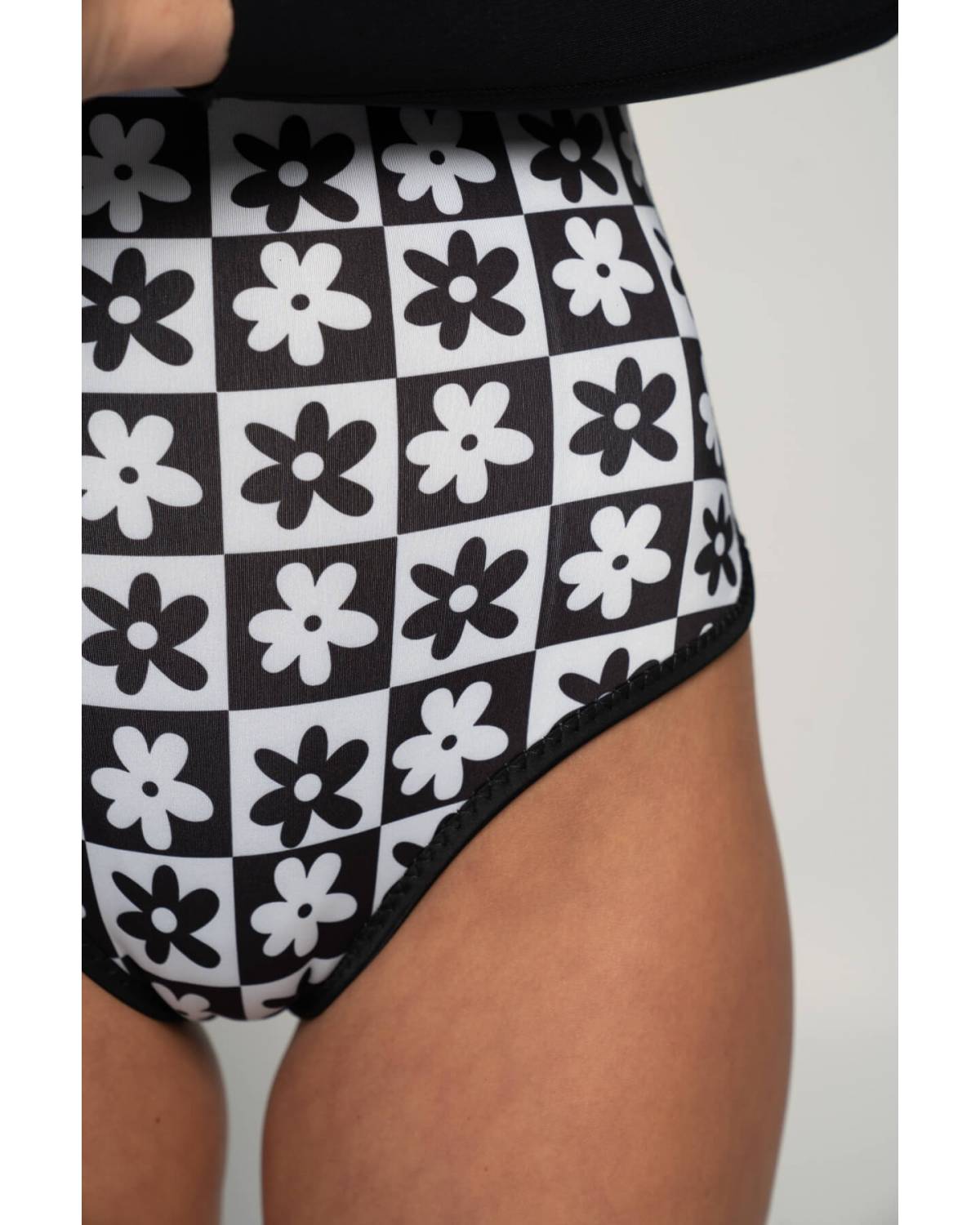 Inner Relm Daisy Venom 2mm Springsuit - Chequer bikini cut