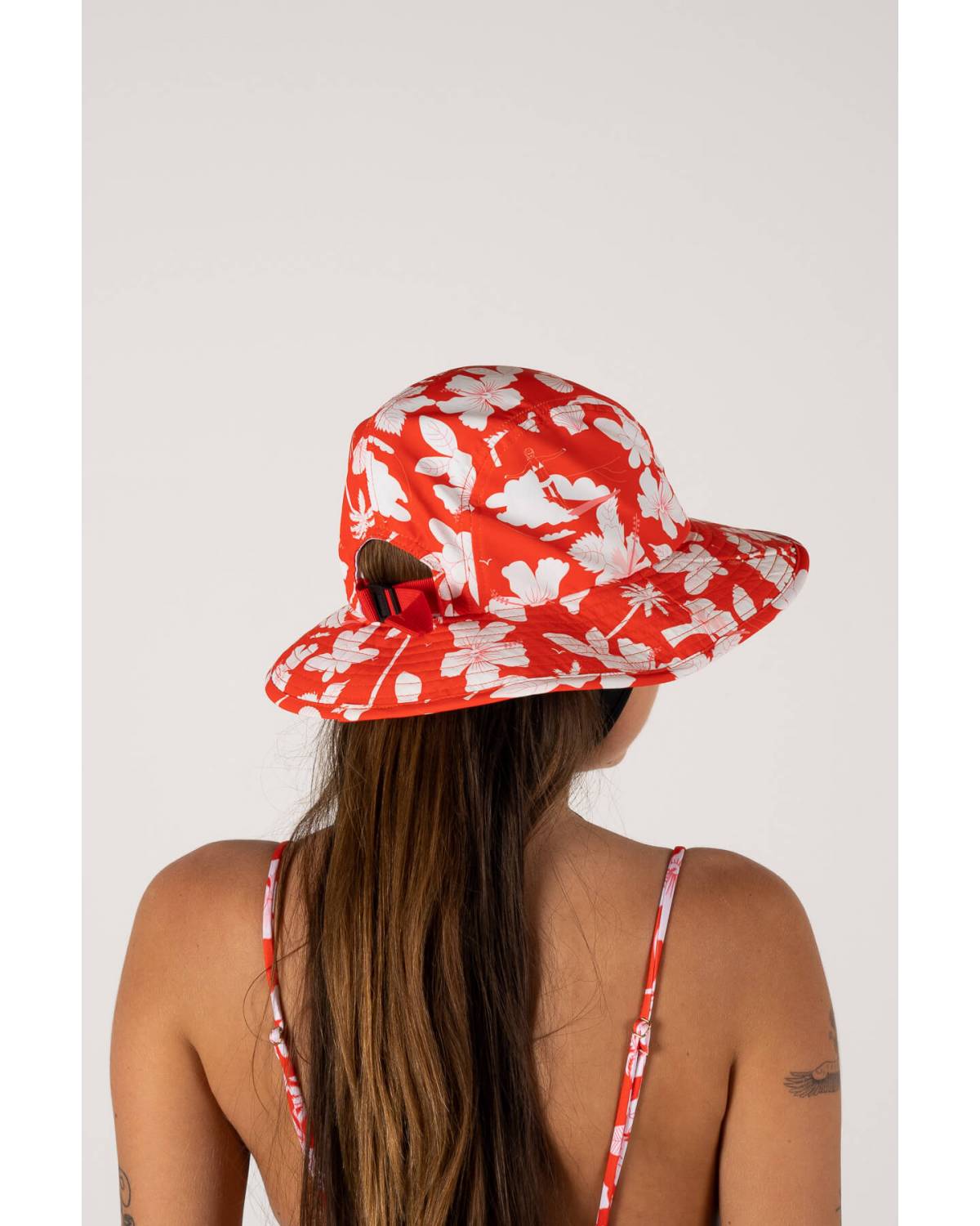 Back view with ponytail opening