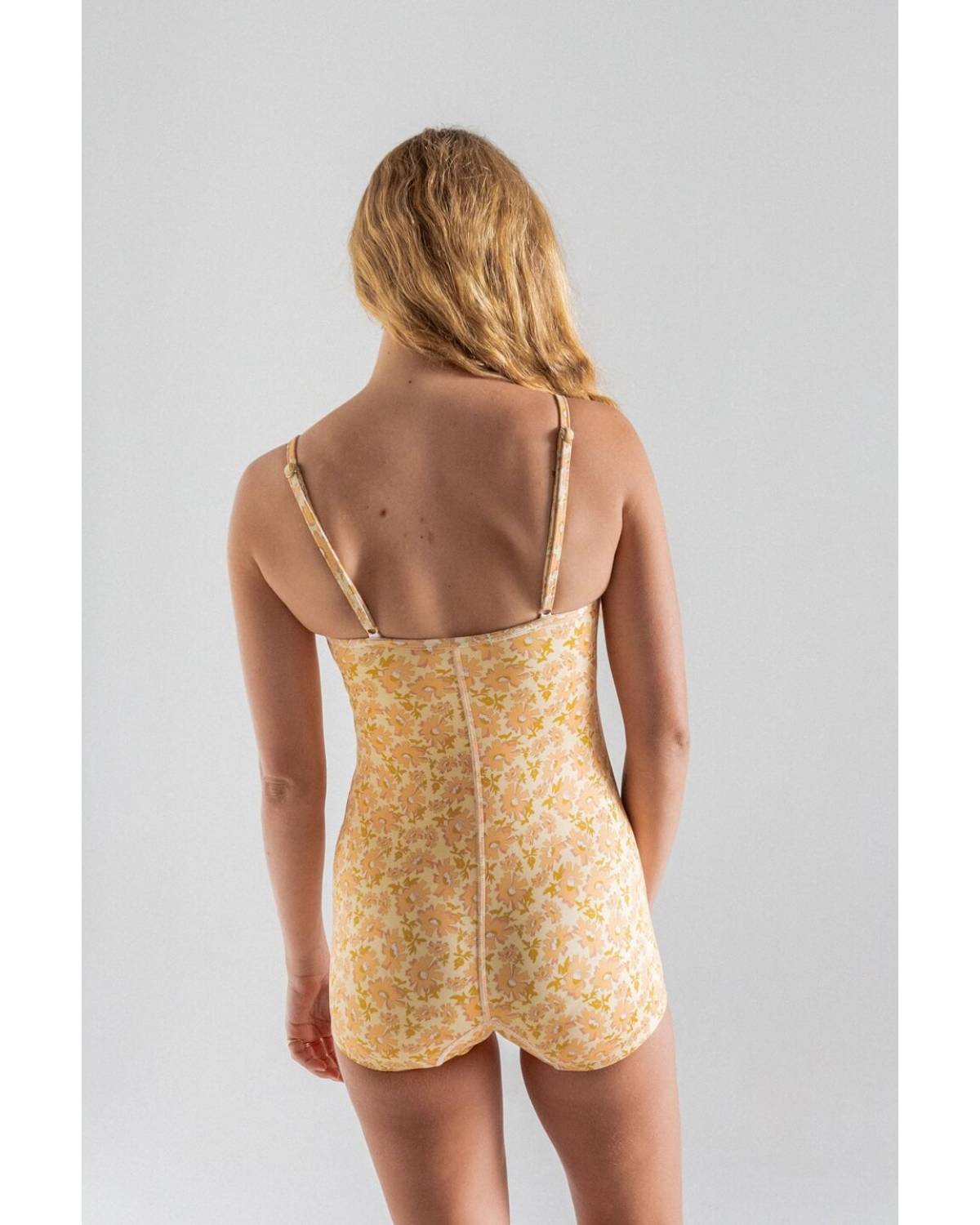 Lou Marigold Back