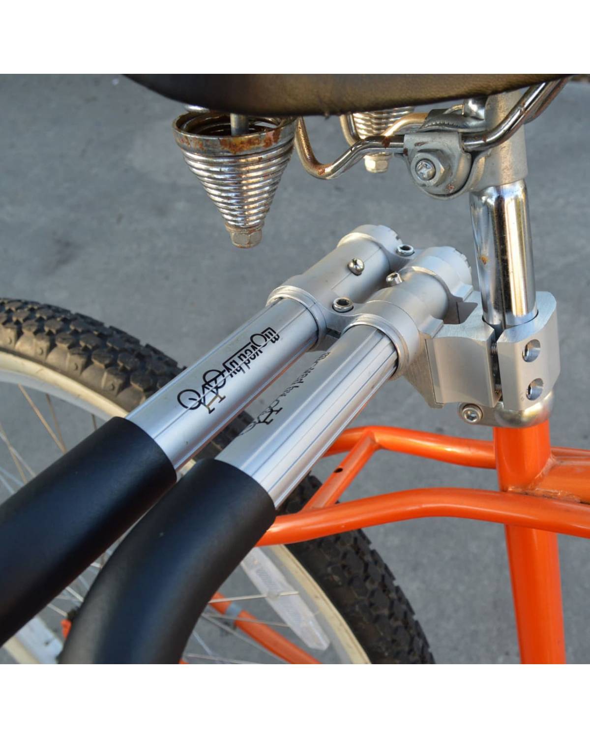 Moved by Bikes mbb shortboard surfboard bike rack seatpost close up 1