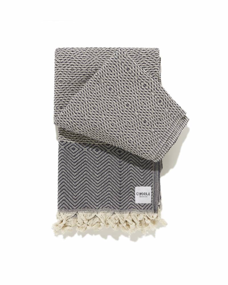 OZoola Diamond Family Beach Blanket - Deep Blue
