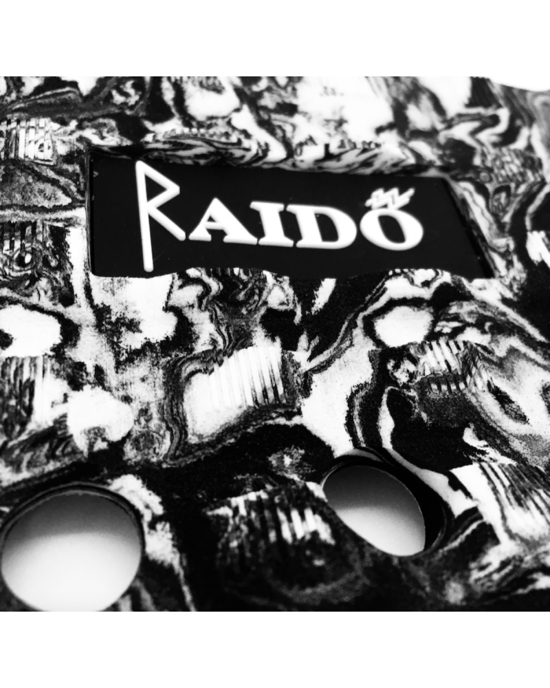 Raido Surf White Void Traction brand