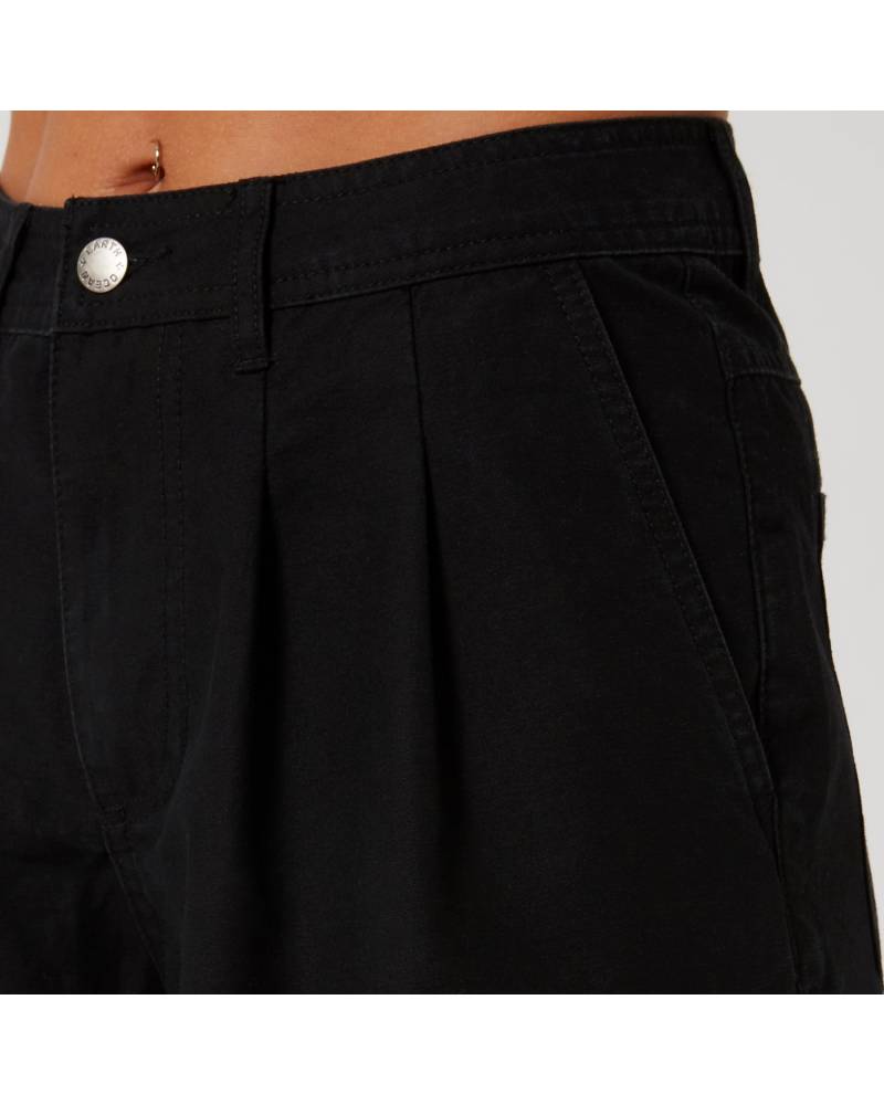 Black color utility short