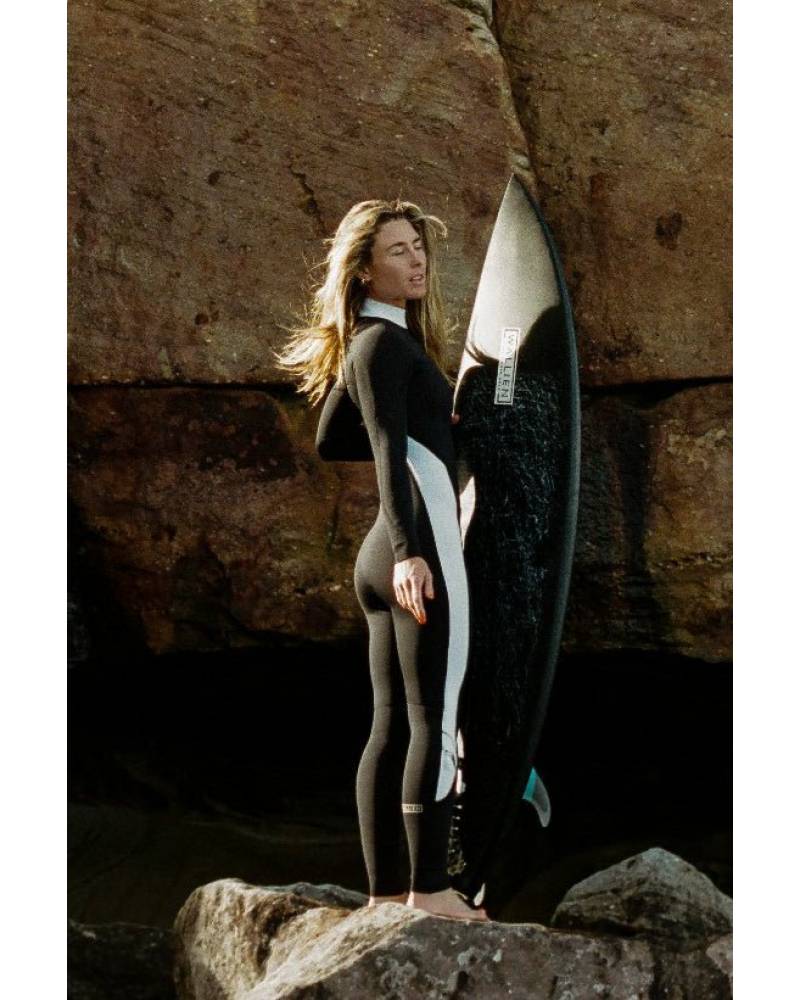 Nikki van Dijk Wetsuit (4/3) - Retro Monochrome - WALLIEN Australia