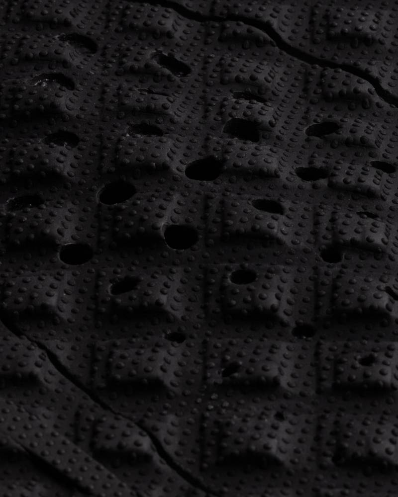 Close-up of traction pattern