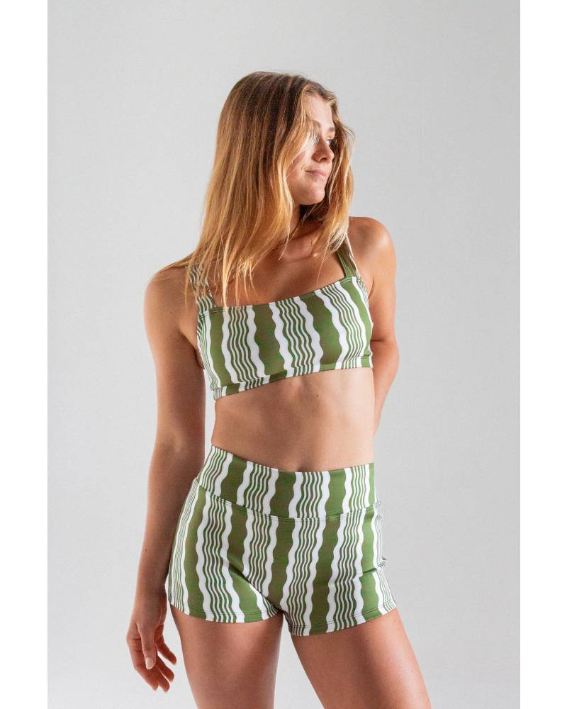 Front view of Gidget Top Wave