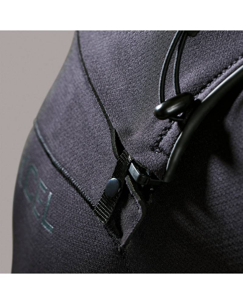 Wetsuit chest detail