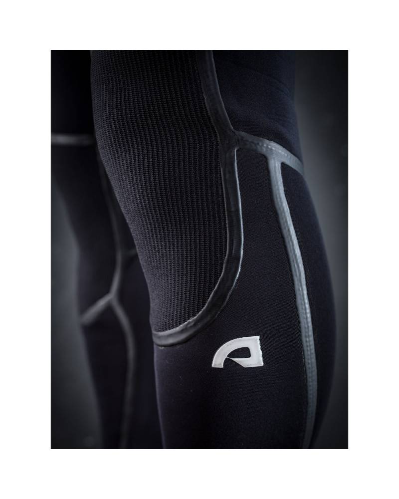 Attica Alpha Chest Zip 4/3 Steamer - Black / Silver construction