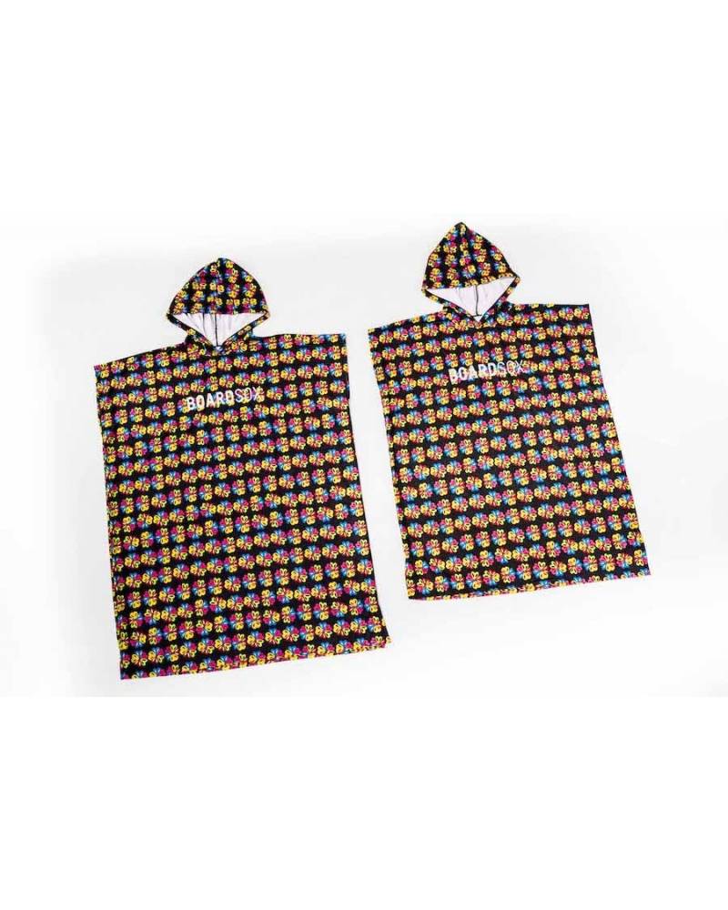 Boardsox Ozzie Alien Love Changing Poncho laid flat