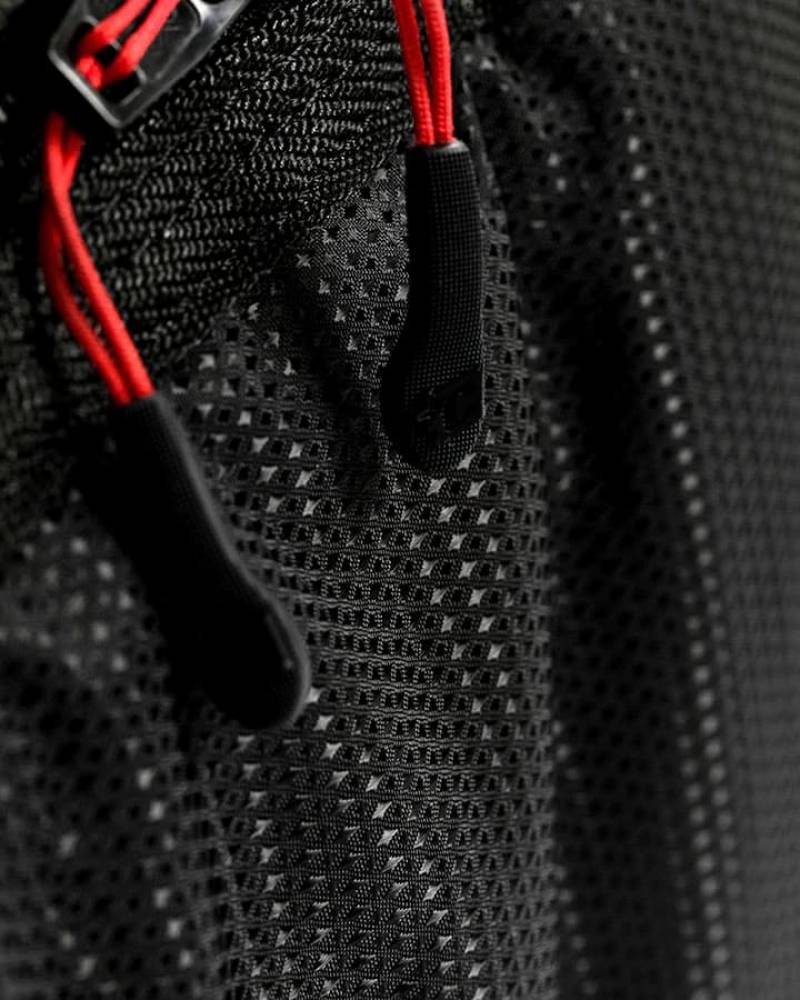 Creatures of Leisure Multi Tour Surfboard Bag close up zipper