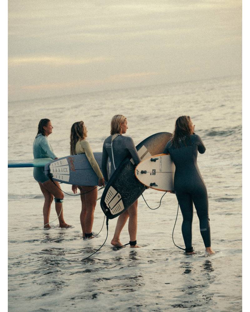 Nikki van Dijk Springsuit Boyleg - Moon