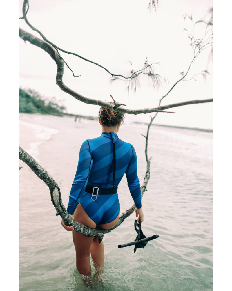 Back view in water