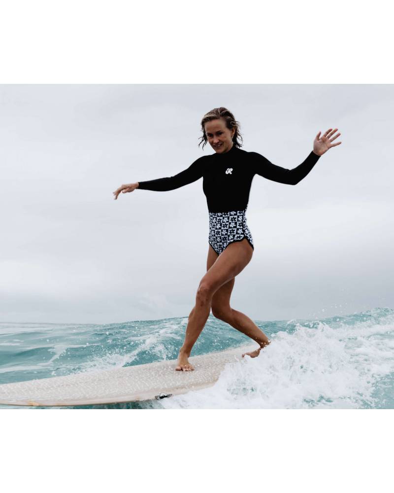 Inner Relm Daisy Venom 2mm Springsuit - Chequer model in action
