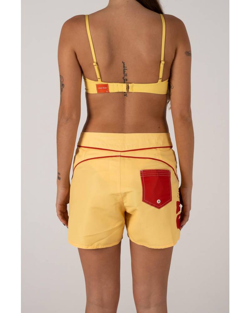 Back view with red pocket