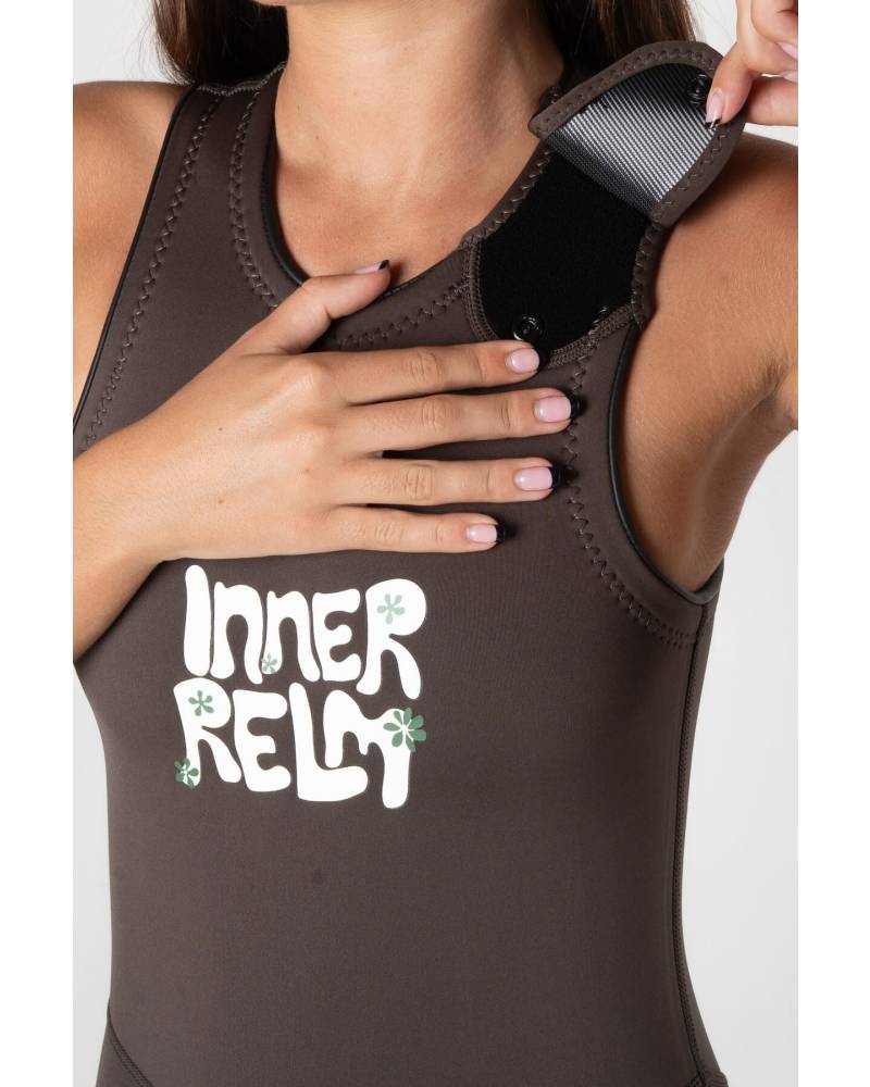 Wetsuit shoulder detail