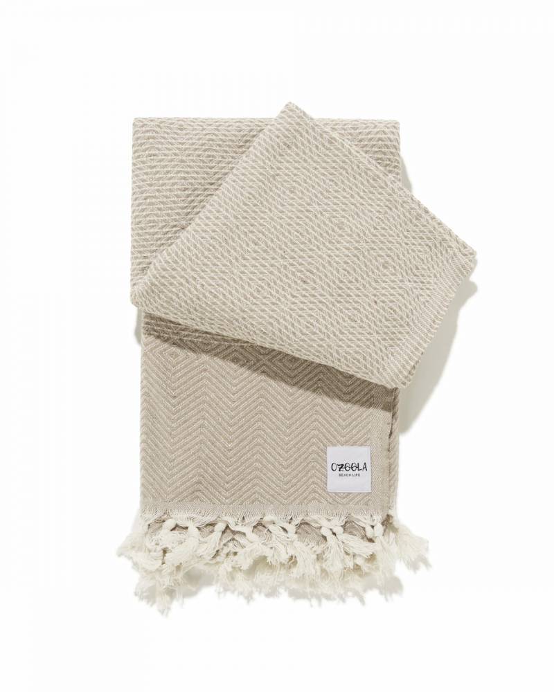 OZoola Diamond Family Beach Blanket - Sand