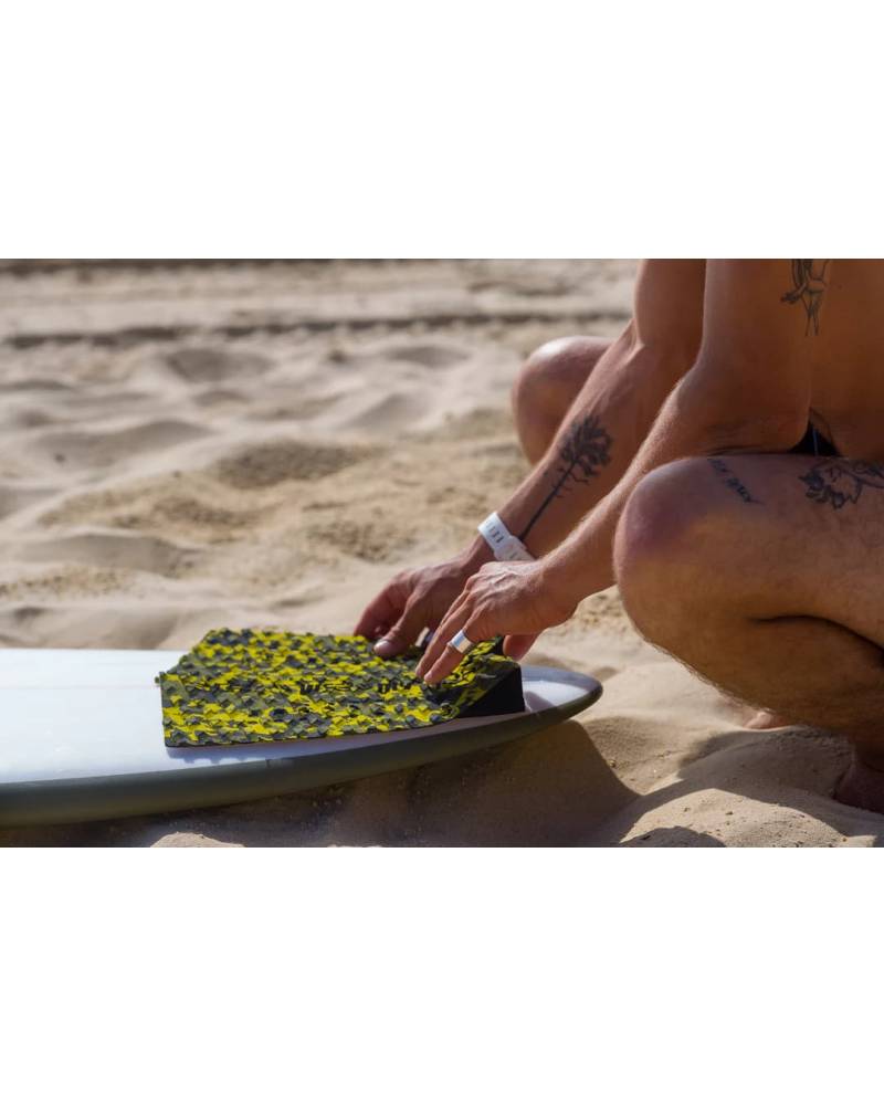 Quiksilver Killer Traction - Camo on board
