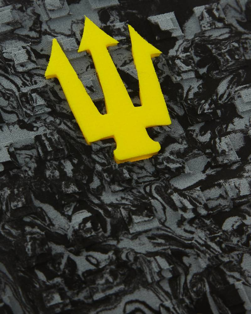 Black grip with yellow logo