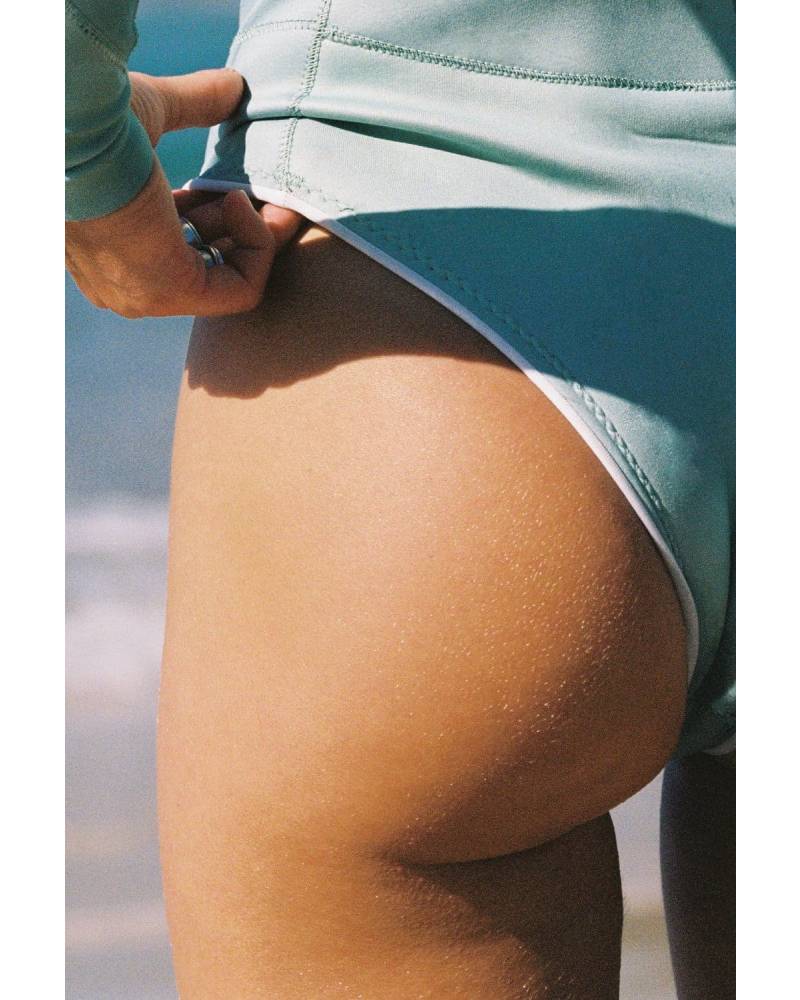 Wallien Nikki van Dijk Springsuit - Aquamarine Gradient bikini cut