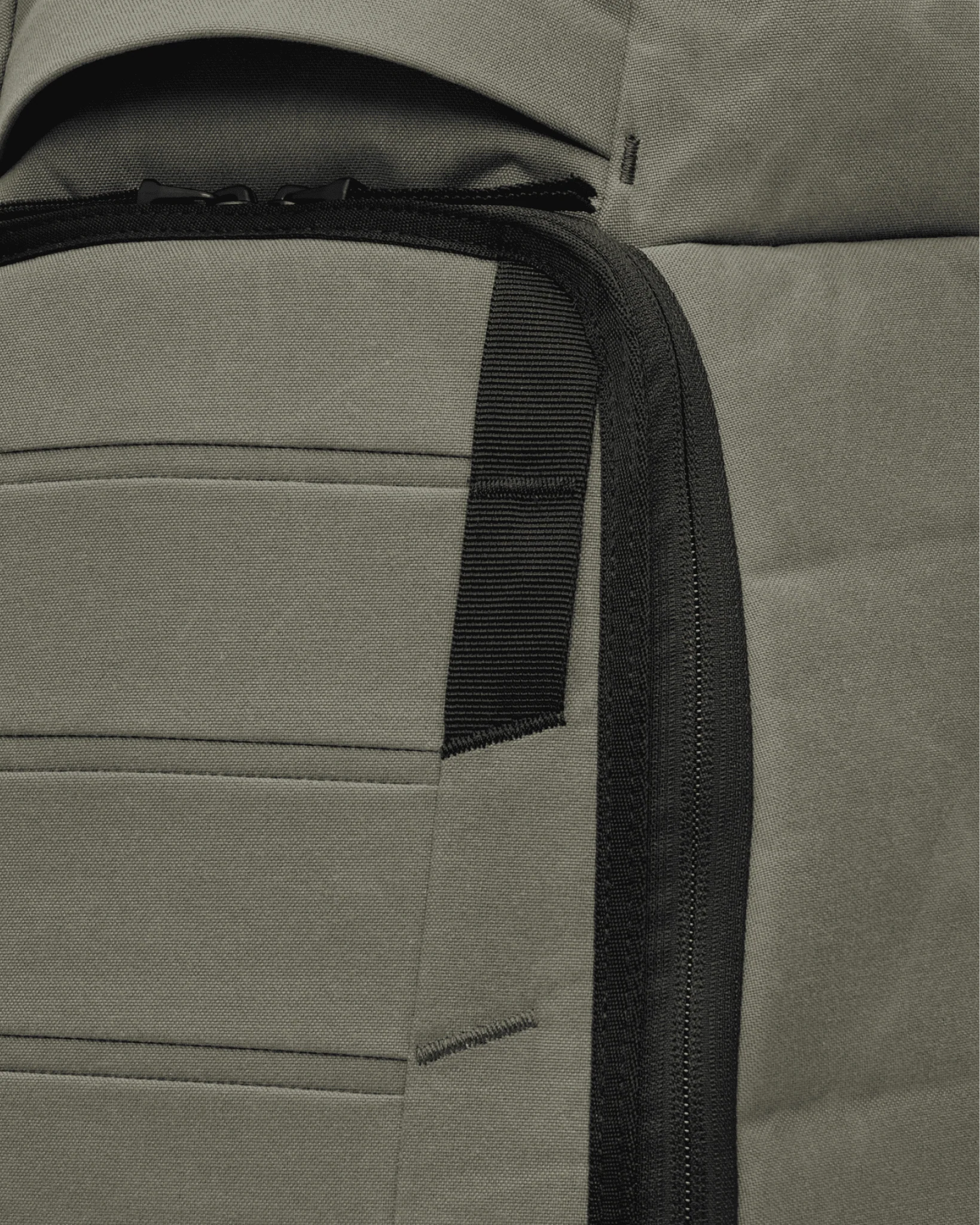 Hugger Backpack 25L - Forest Green