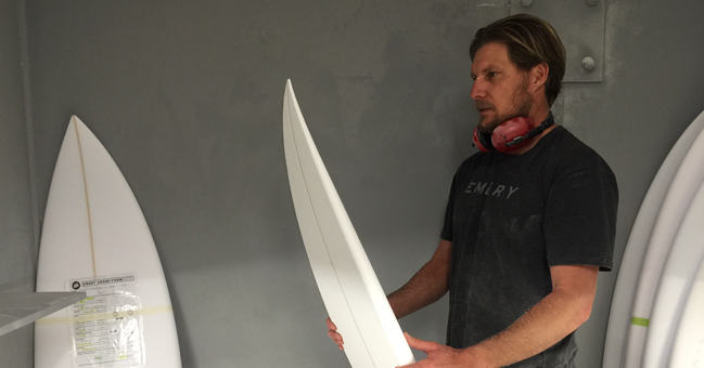 al emery checking a board