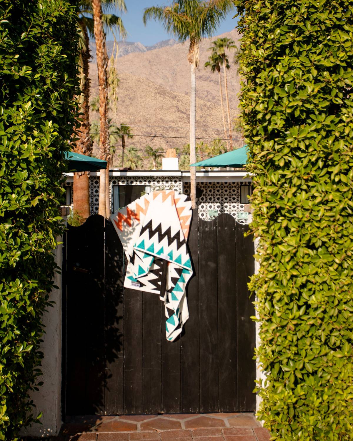 LEUS Villa Royale XL Beach Towel hanging