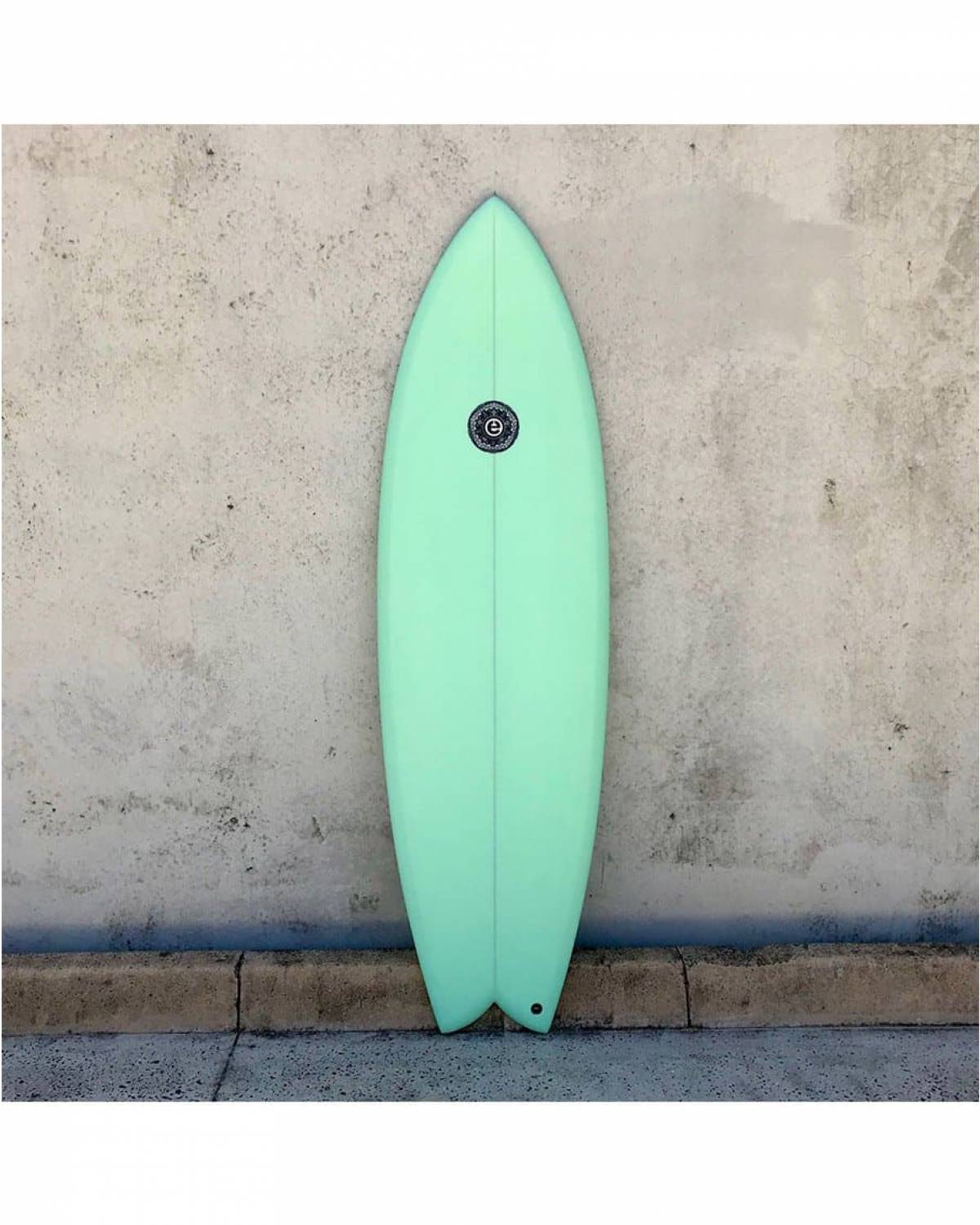 Twin Fish - Mint (Elemnt) - 5' 8" x 20 1/2" x 2 1/2" x 30.5L - Futures