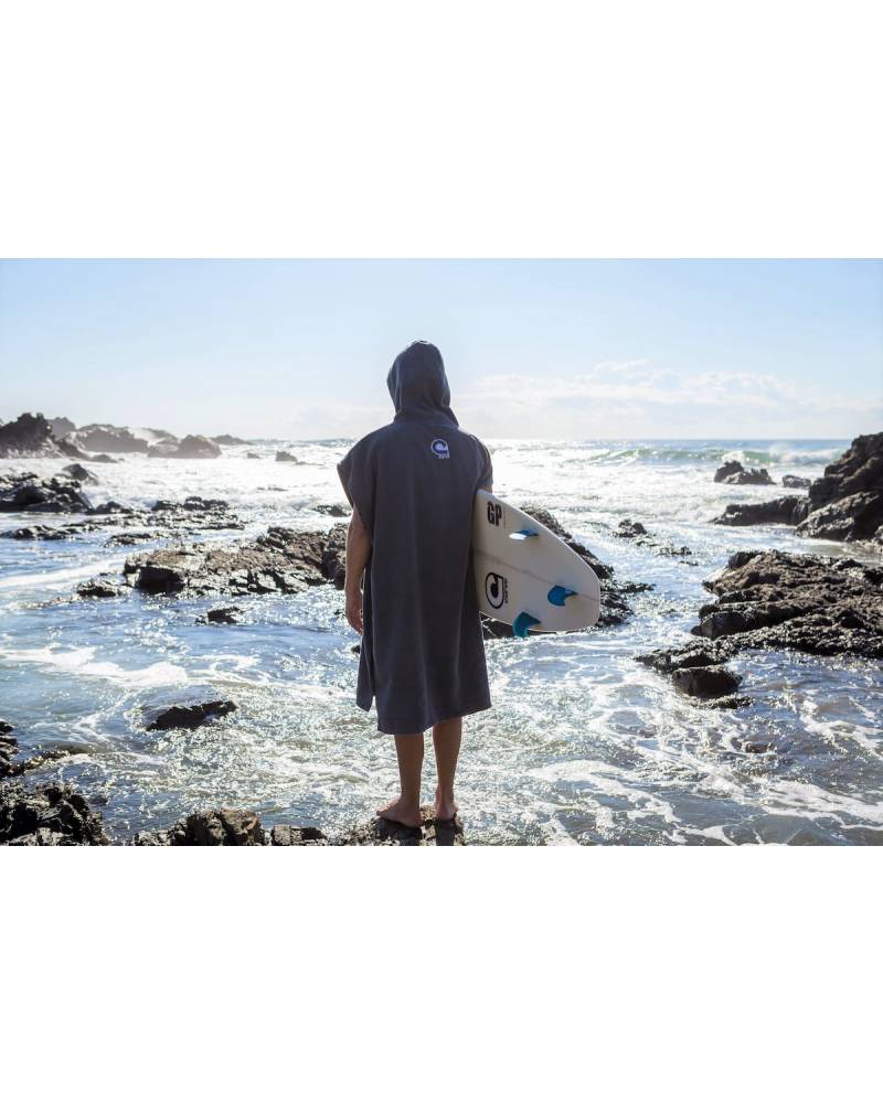 Curve Surf Poncho Towel - Cotton Charcoal model on beach