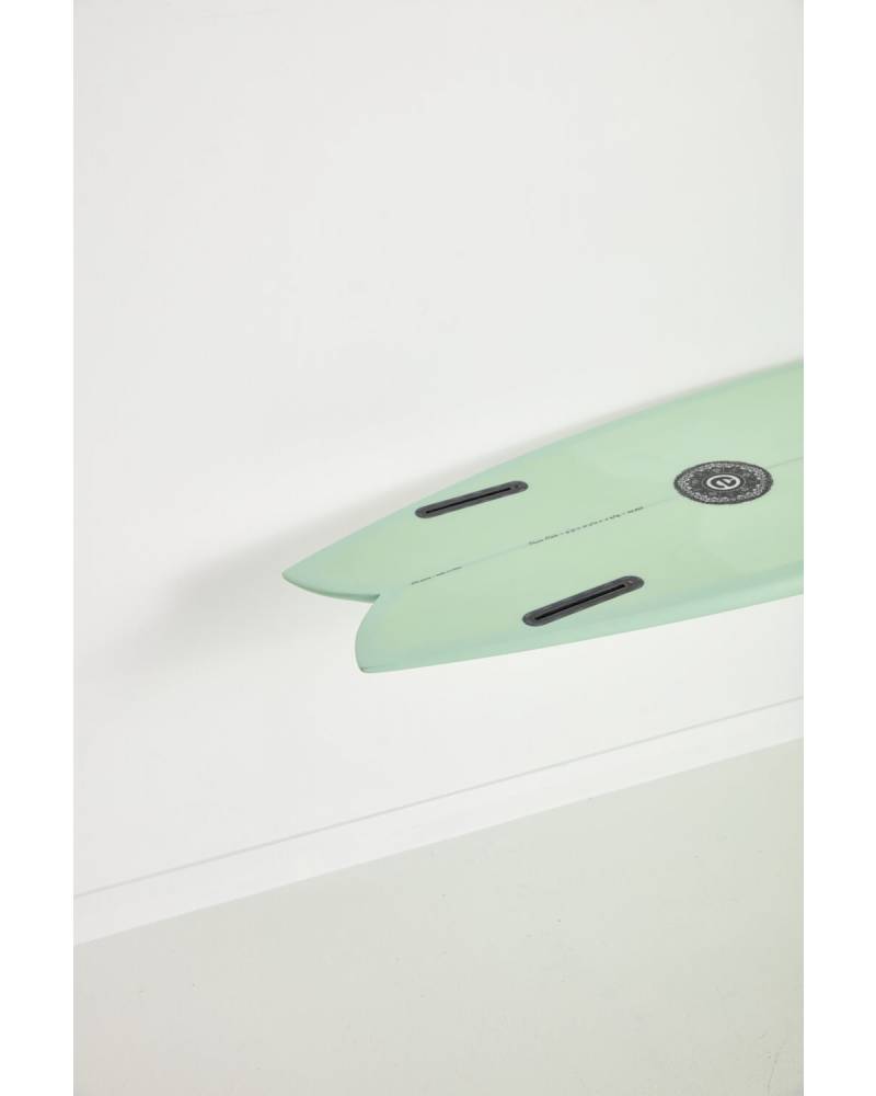Twin Fish - Mint (Elemnt) - 5' 8" x 20 1/2" x 2 1/2" x 30.5L - Futures