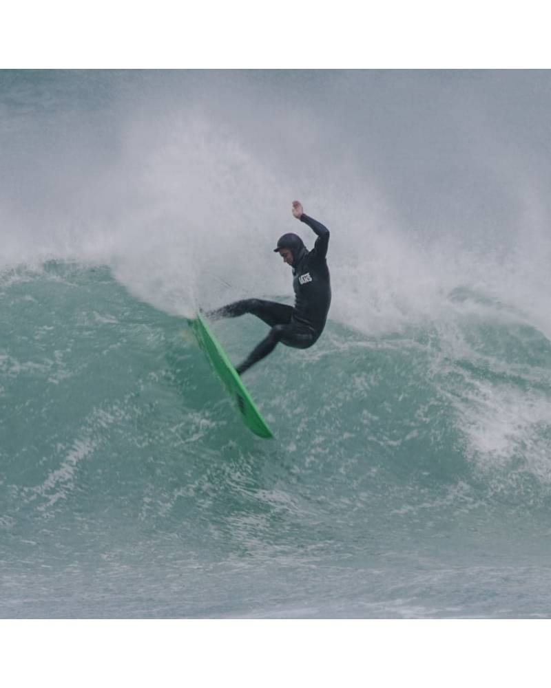 MIKEY FEBRUARY KEEL - FUTURES surfing