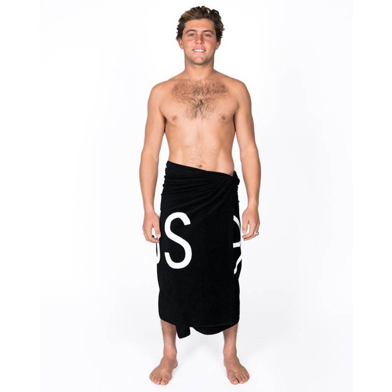 LEUS Corpo Beach Towel - Black wrapped around waist